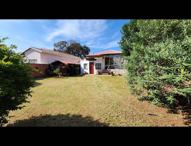 2 BEDROOM HOUSE FOR SALE IN BEZUIDENHOUT VALLEY